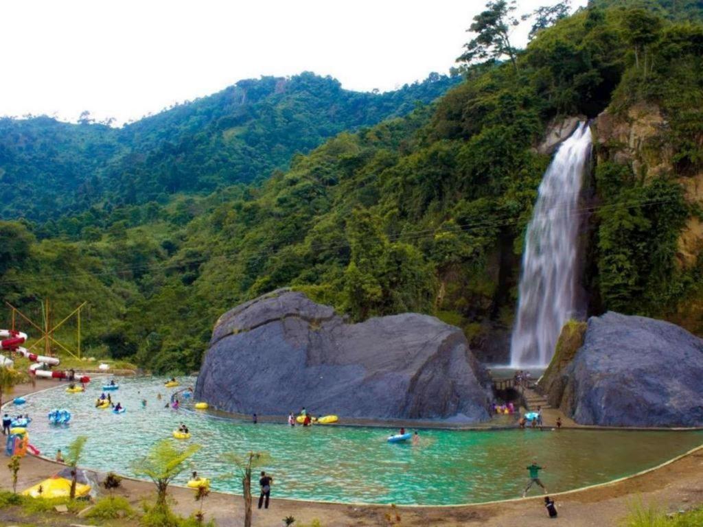 Green Wattana Hotel Sentul Bogor Ngoại thất bức ảnh