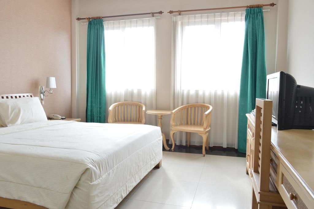 Green Wattana Hotel Sentul Bogor Ngoại thất bức ảnh