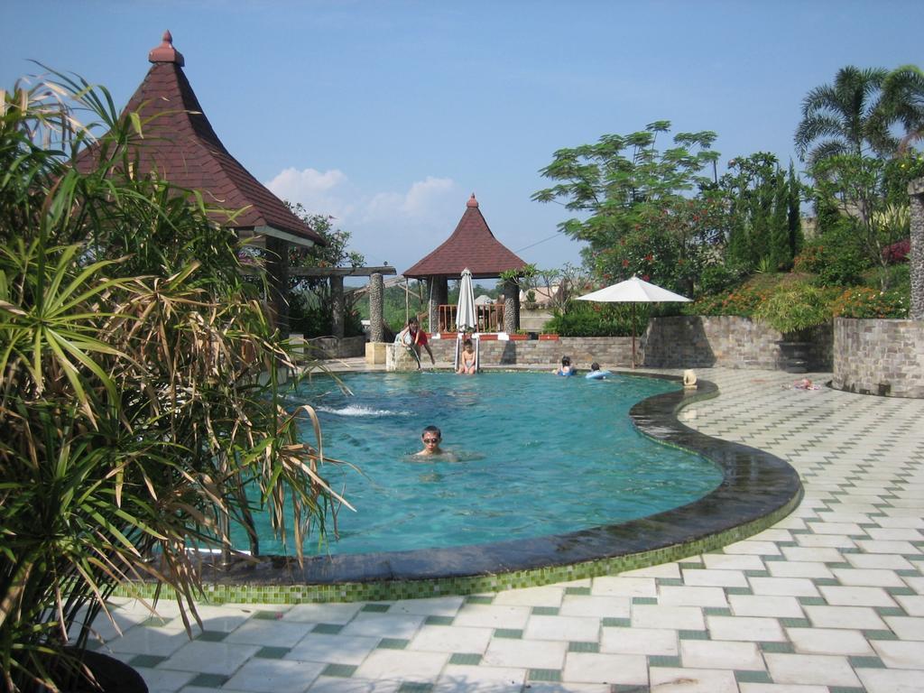 Green Wattana Hotel Sentul Bogor Ngoại thất bức ảnh