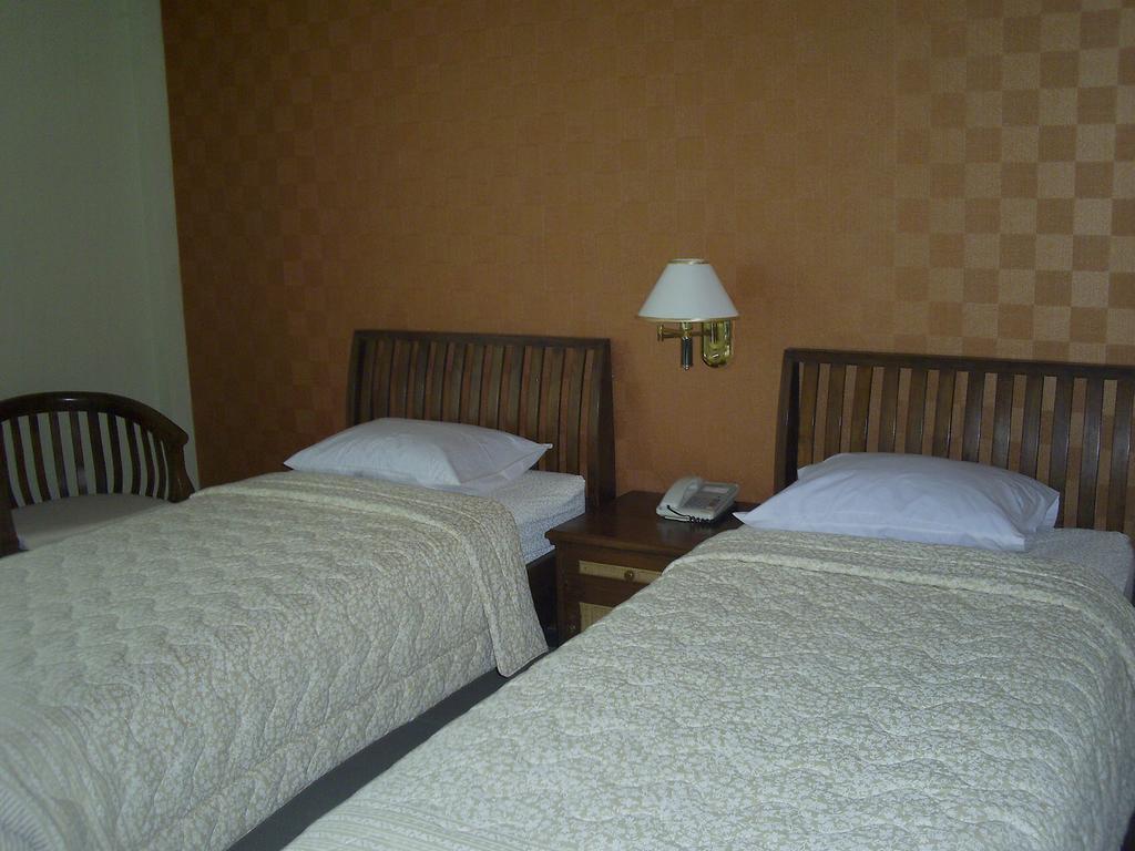 Green Wattana Hotel Sentul Bogor Ngoại thất bức ảnh